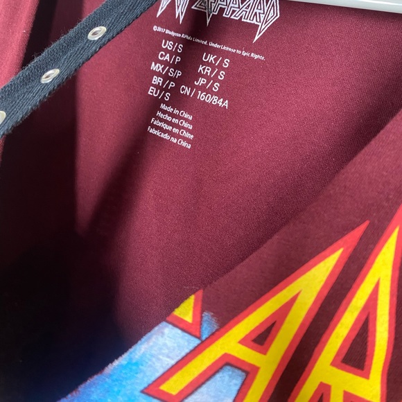DEF LEPPARD Cut Out Front T-Shirt Small - Picture 4 of 5